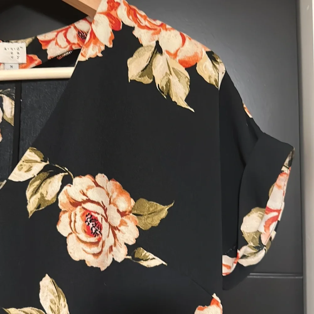Patterned Shift Dress - Picture 2 of 3